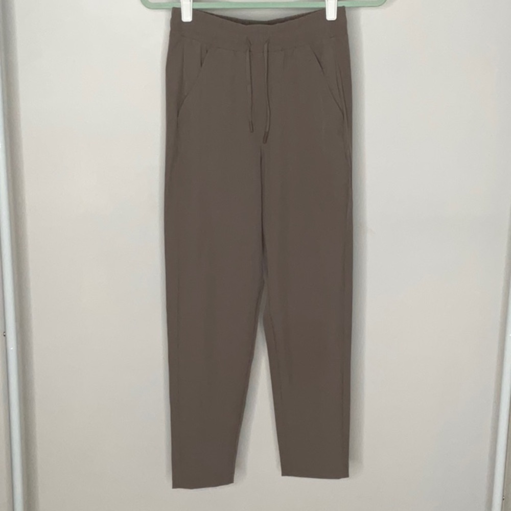 All in Motion Women's Cropped Pants - Brown
